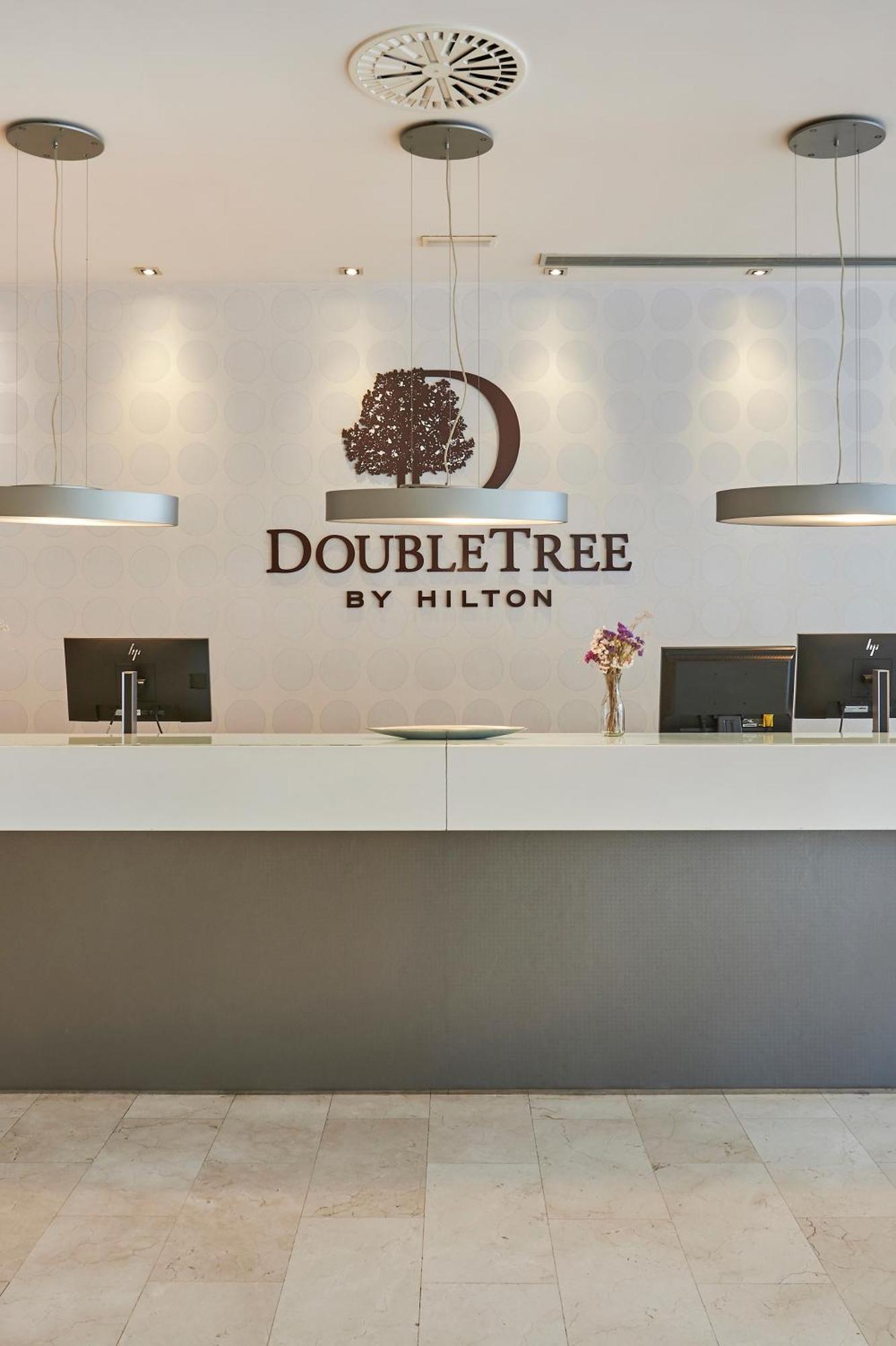 Doubletree By Hilton Girona Hotel Exterior foto